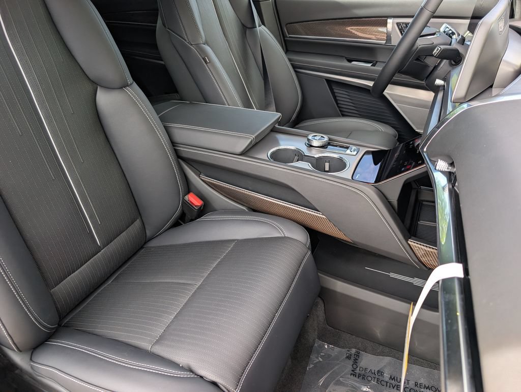 2027 Cadillac VISTIQ Sport - Photo 21