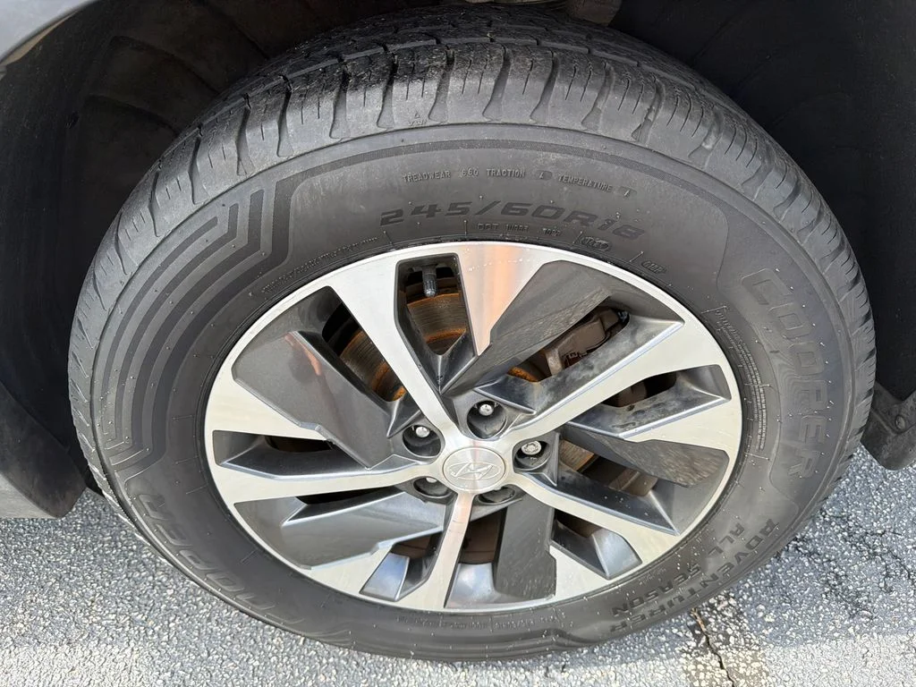 Used 2022 White Hyundai SEL image 19