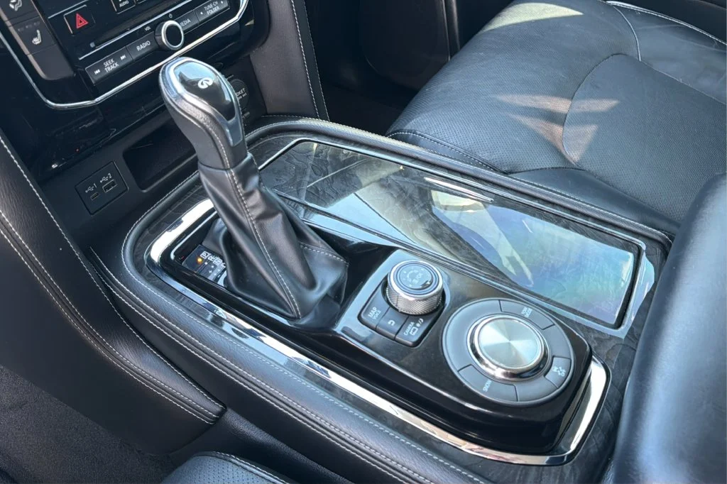 Used 2020 Beige INFINITI LUXE image 30