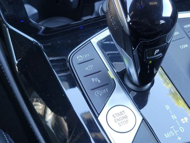 Used 2022 White BMW xDrive30i image 29