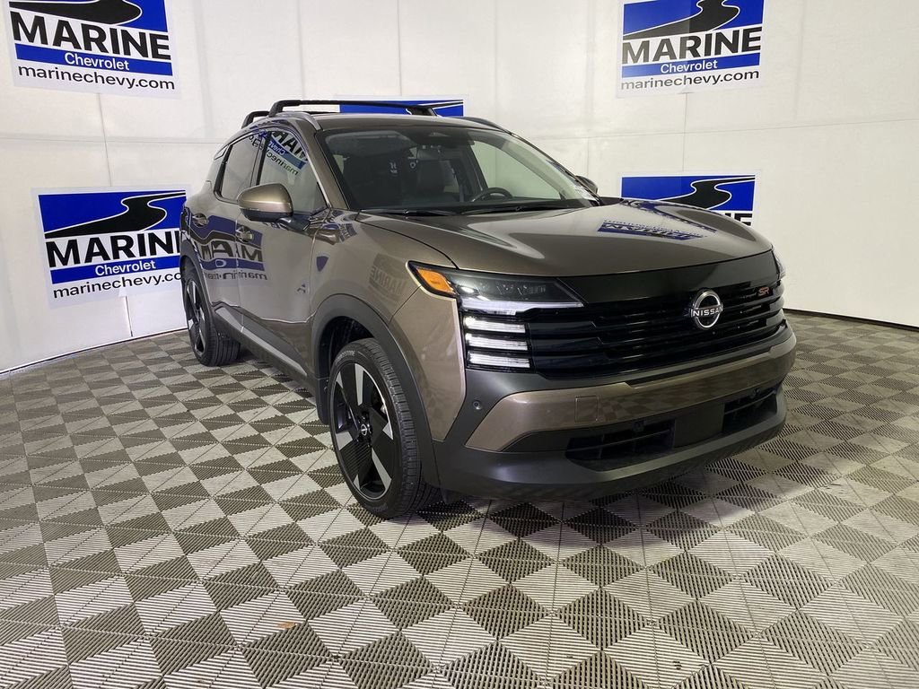 2025 Nissan Kicks 2.0 SR's photo