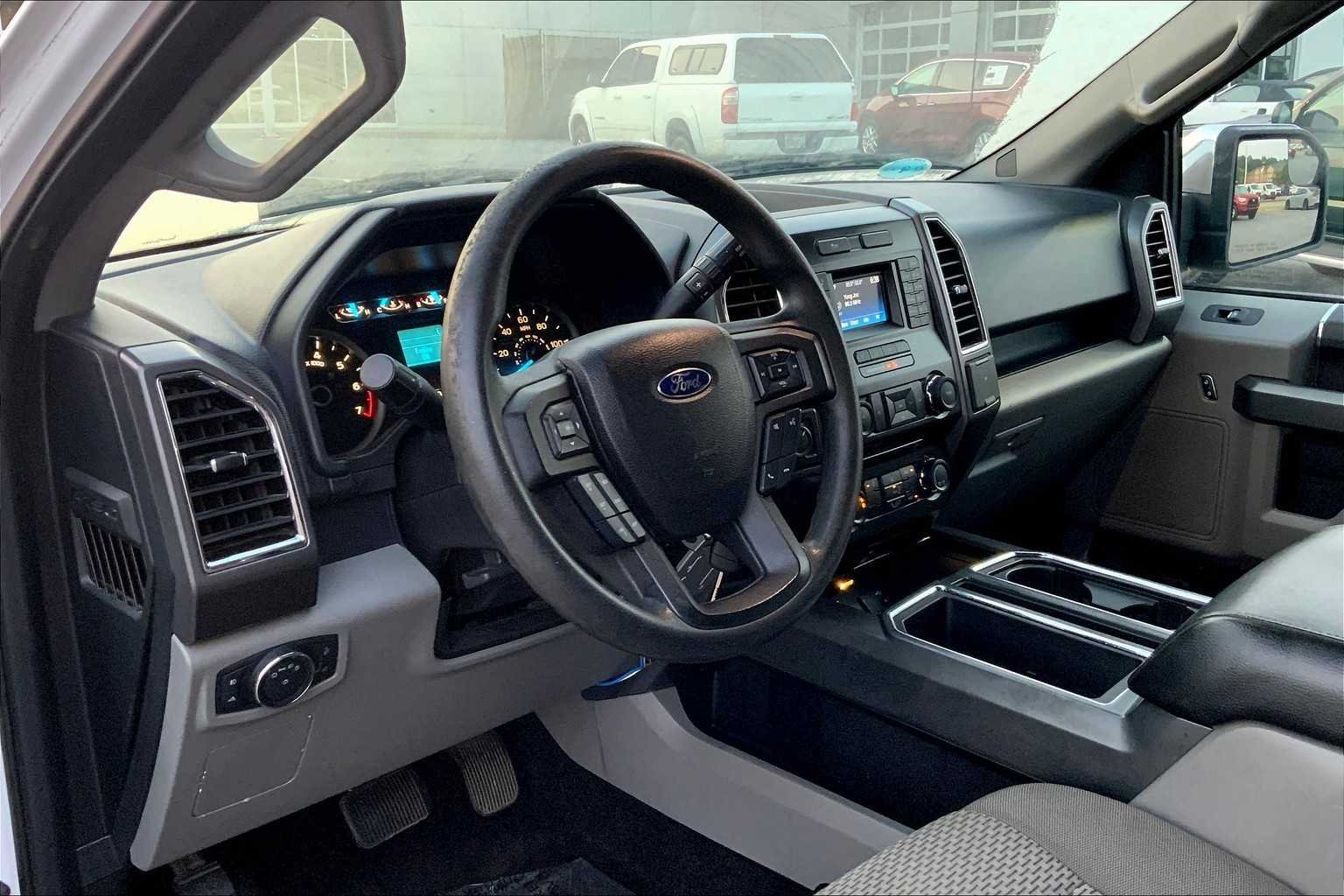 Used 2016 Oxford White Ford XLT image 17