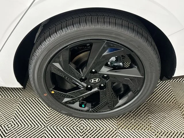 New 2026 Hyundai ELANTRA SEL Sport