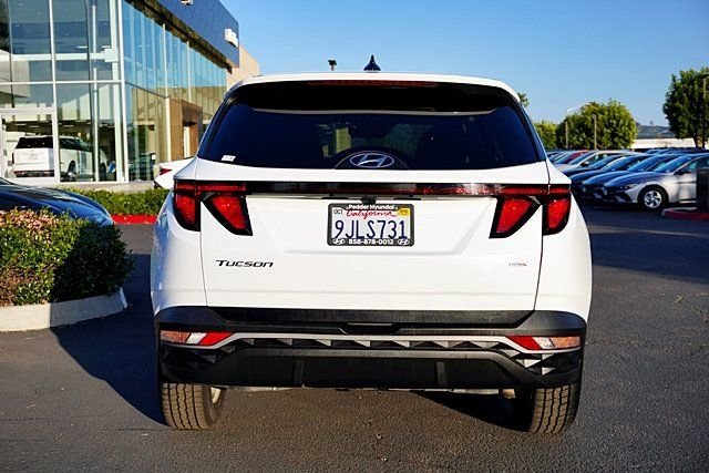 Used 2024 White Hyundai SE image 9