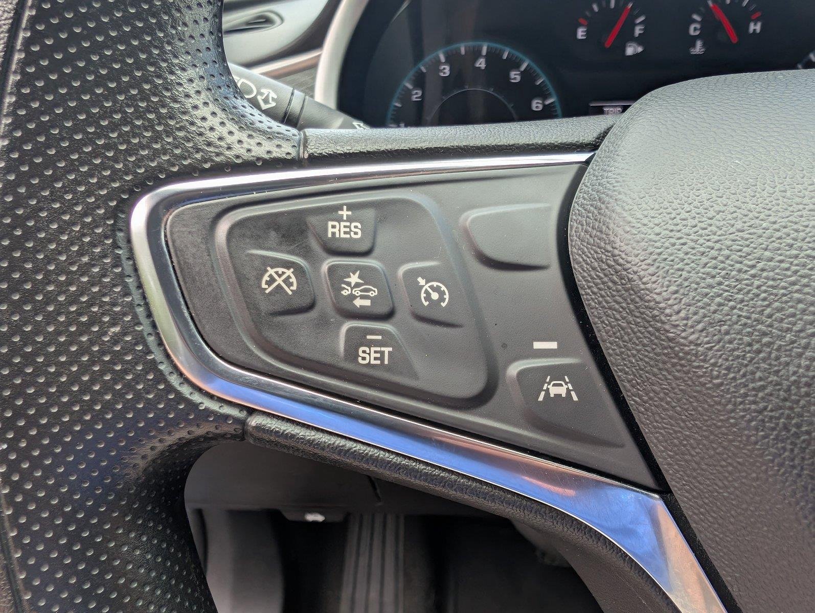 Used 2025 Lakeshore Blue Metallic Chevrolet LT image 24