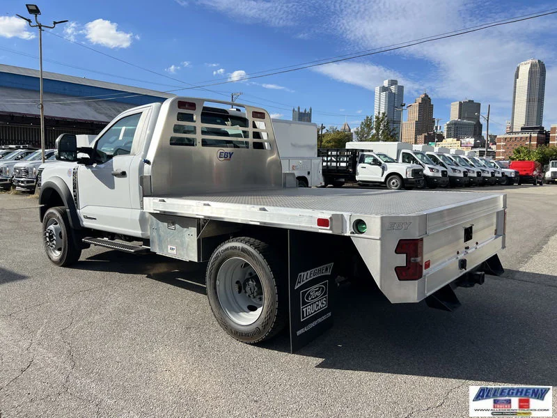 2025 Ford F-550 Super Duty Chassis Cab XL - Photo 8