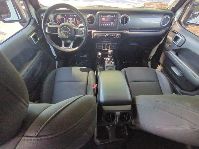 Used 2021 White Jeep Unlimited Sahara image 30