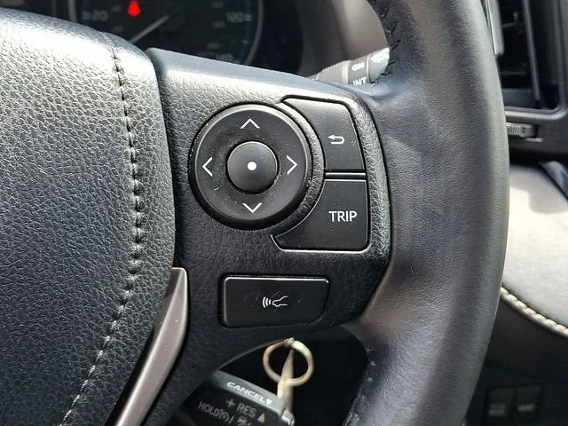 Used 2017 Blue Toyota XLE image 23
