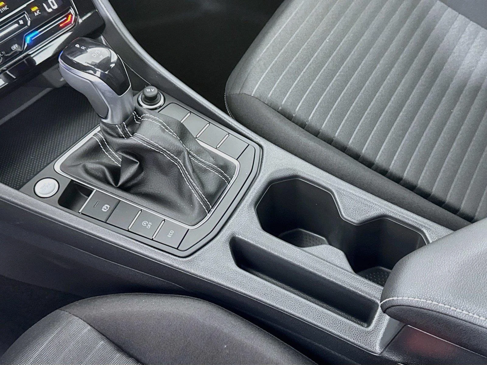 New 2027 Pure White Volkswagen S image 16
