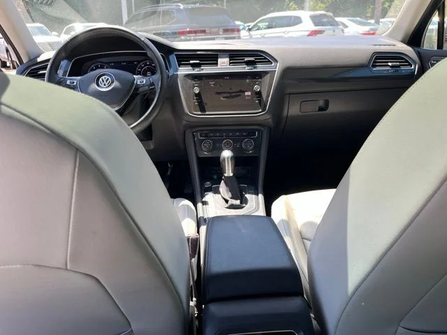 Used 2018 Gray Volkswagen 2.0T SEL Premium image 18