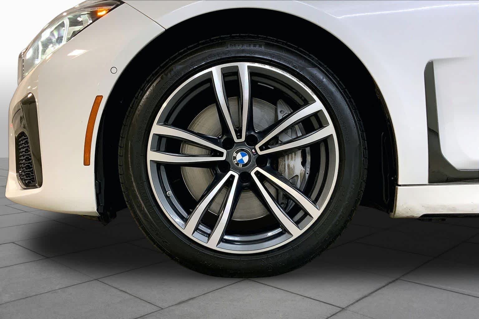 Used 2022 Mineral White Metallic BMW 750i xDrive image 10