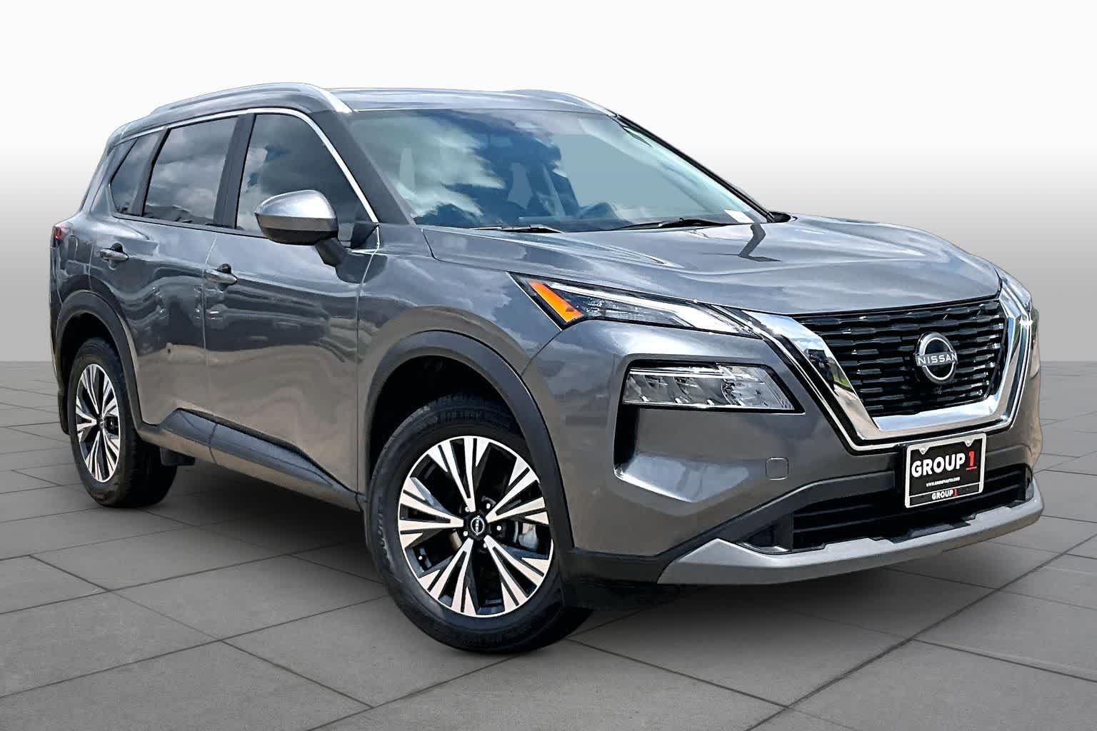 Certified Used 2023 Gun Metallic Nissan SV image 3