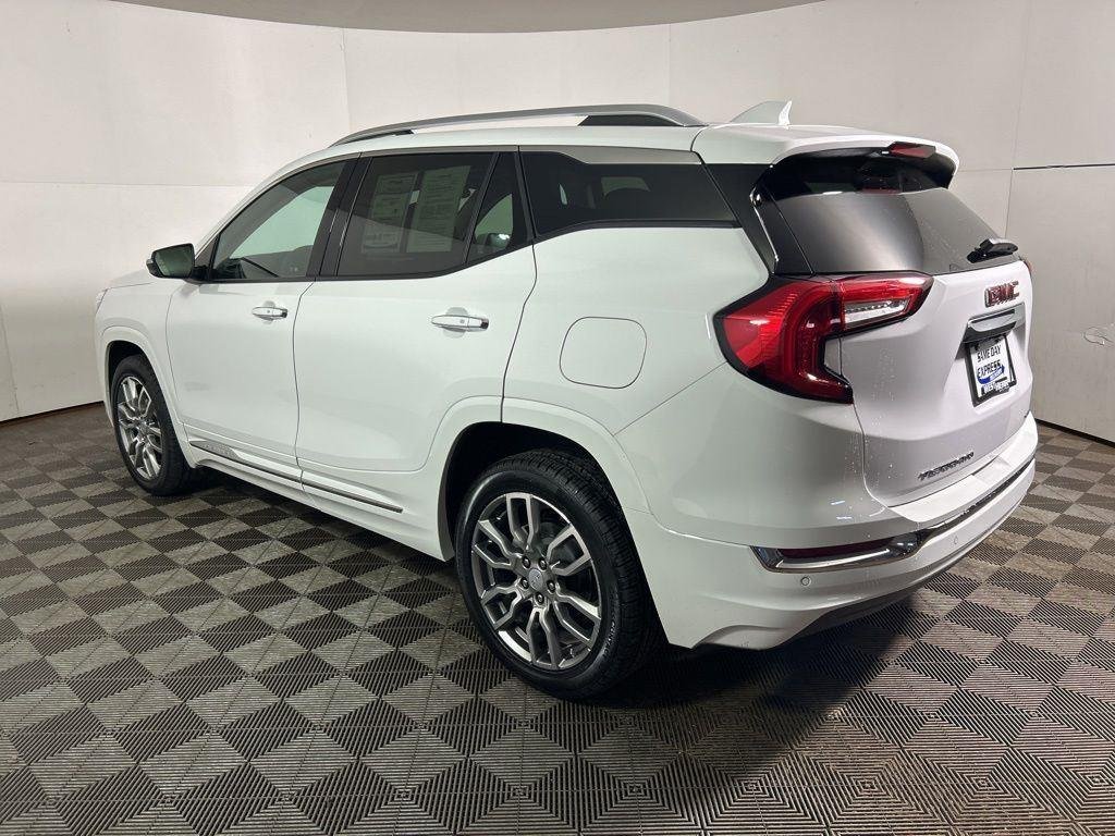 Used 2023 Summit White GMC Denali image 11