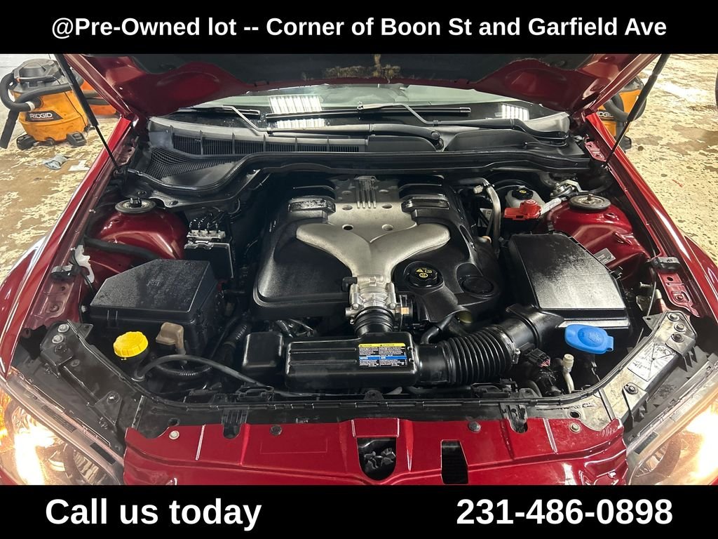 Used 2009 Red Pontiac Base image 10