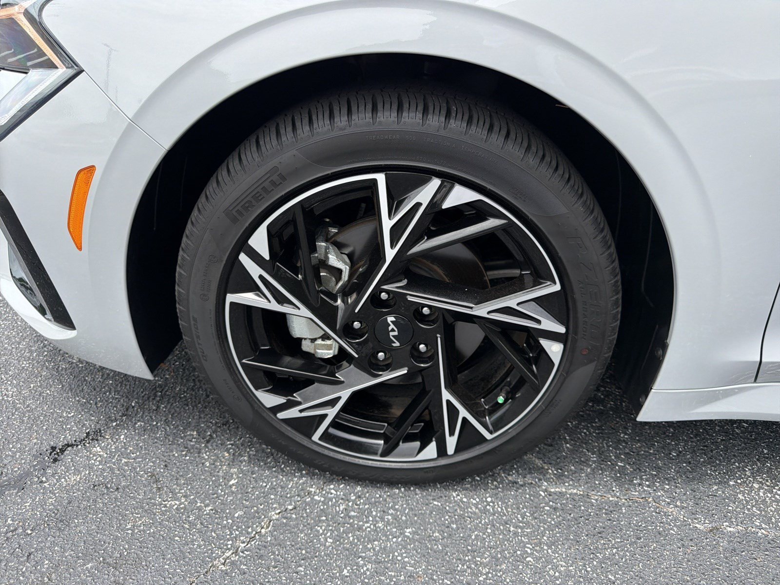 2025 Kia K5 GT-Line - Photo 11