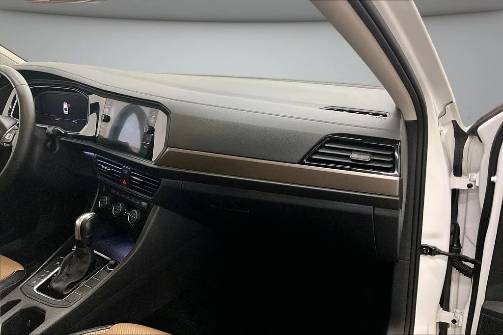 Used 2020 White Volkswagen SEL Premium image 26