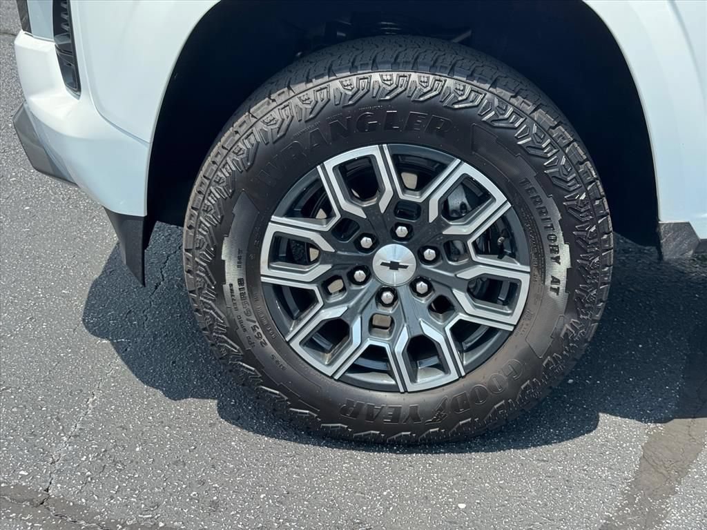 2026 Chevrolet Colorado Z71 - Photo 9