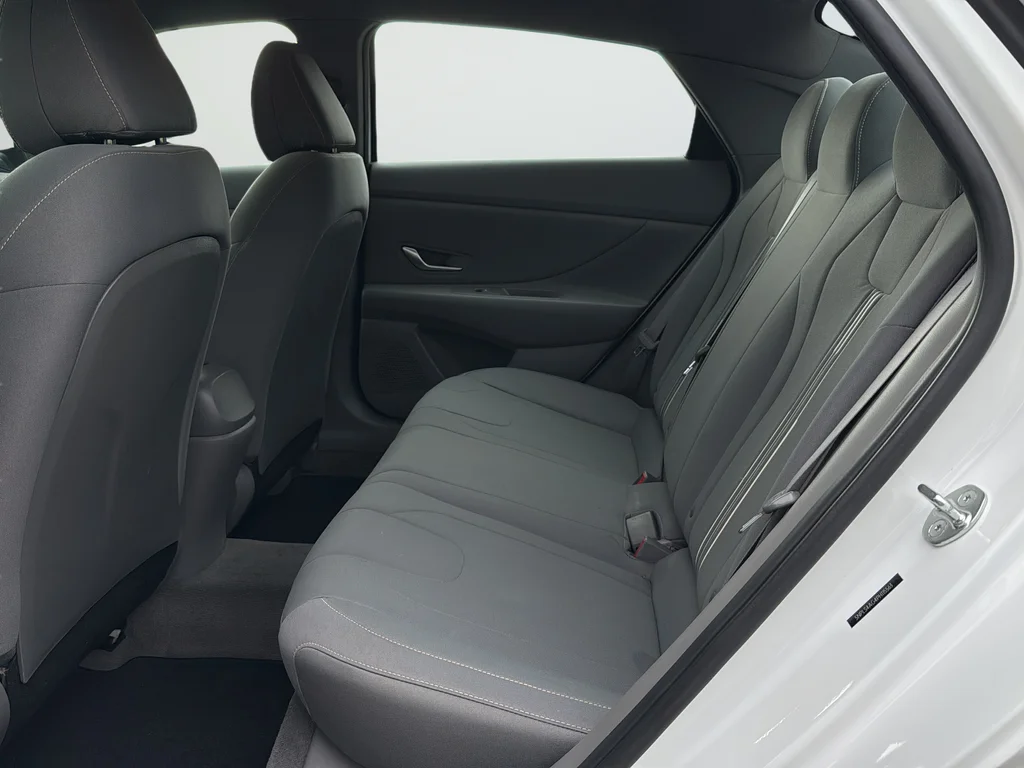 Used 2023 White Hyundai SEL image 24