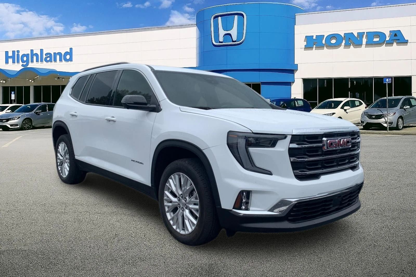 Used 2024 White GMC Elevation image 6