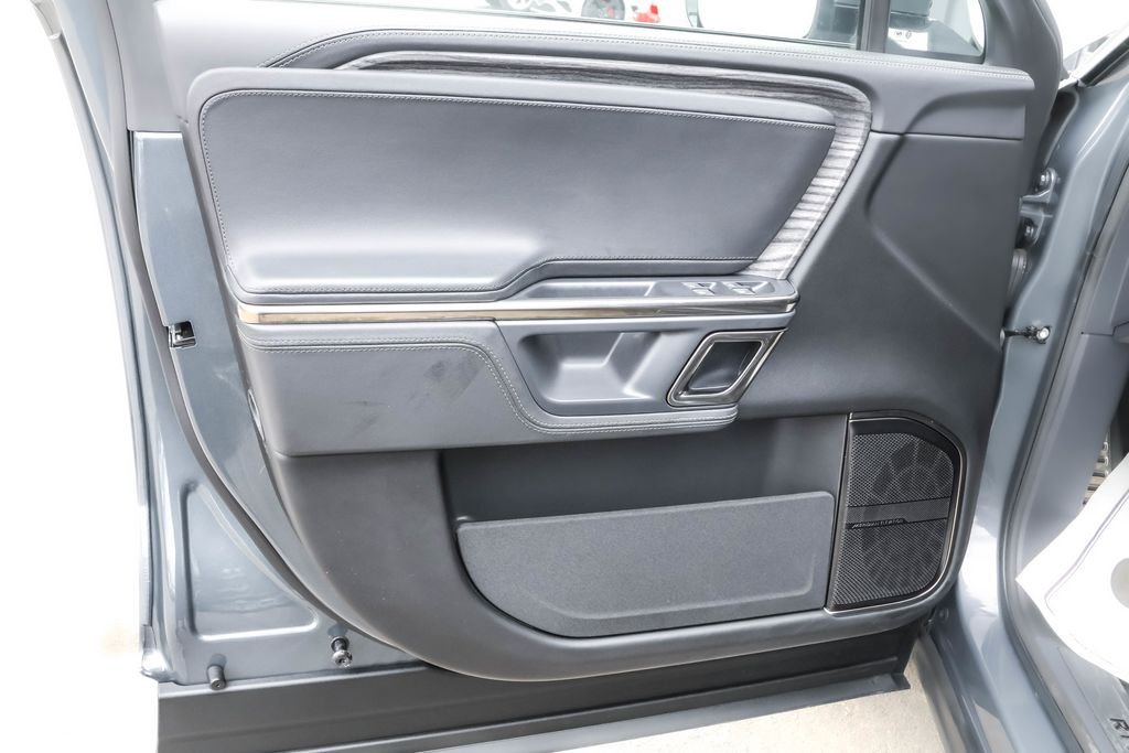 Used 2022  Rivian Launch Edition image 20