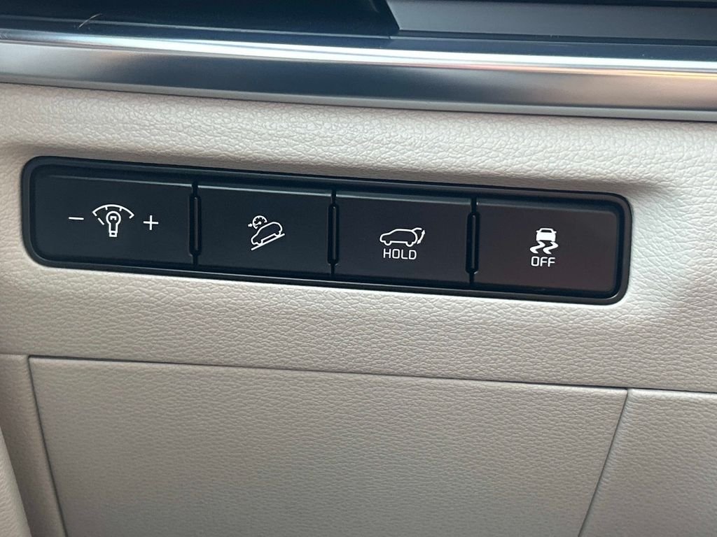 Used 2024 Green Kia SX-Prestige image 26