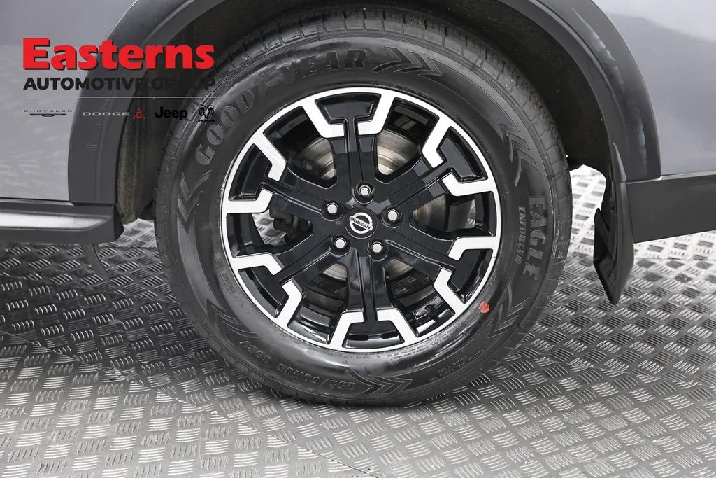 Used 2020 Gray Nissan SL image 41