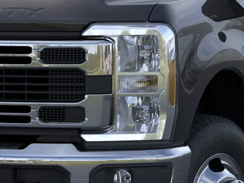 New 2026 Agate Black Metallic Ford XLT image 18