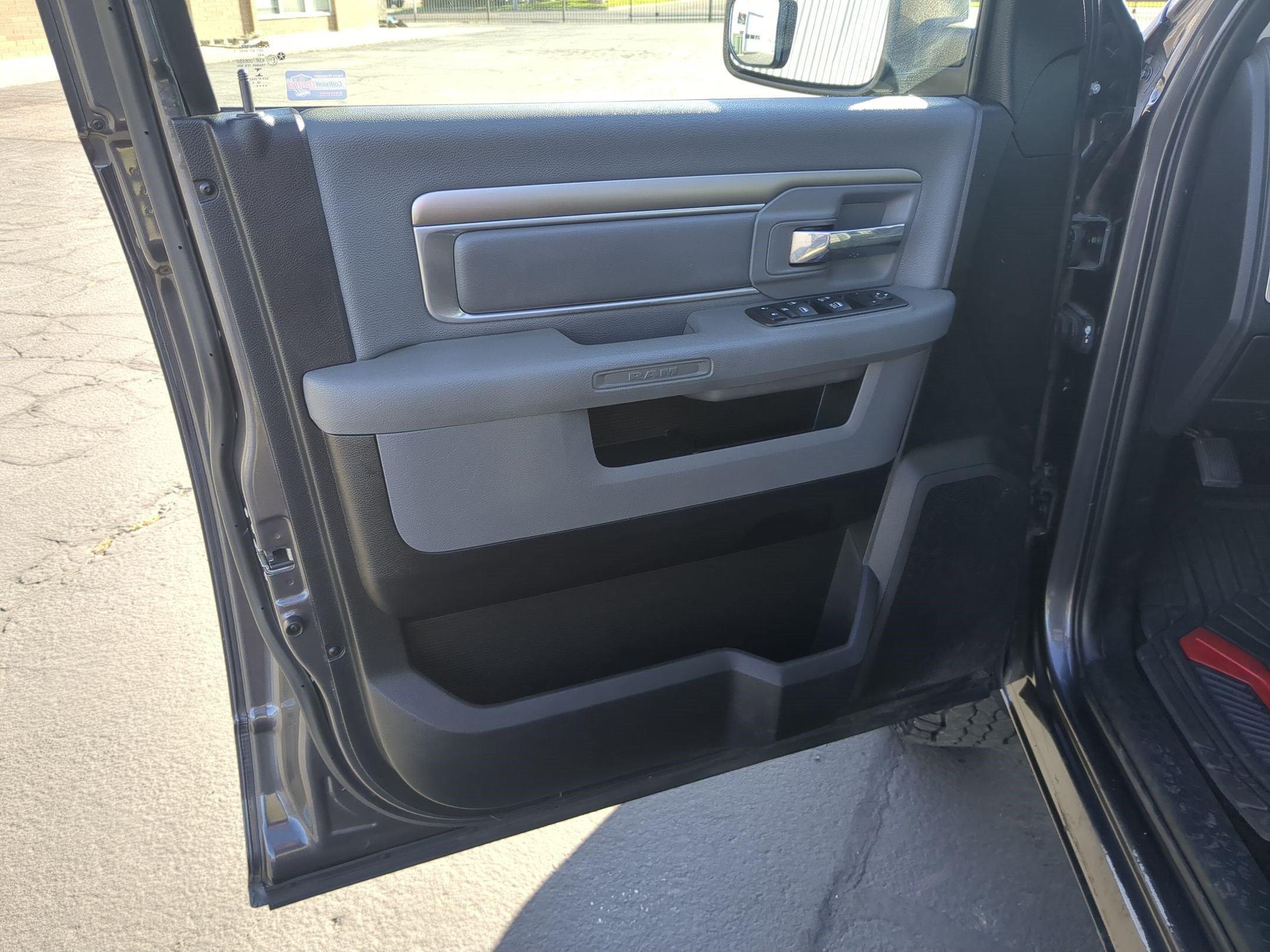 Used 2017 Granite Crystal Metallic Clearcoat Ram SLT image 12