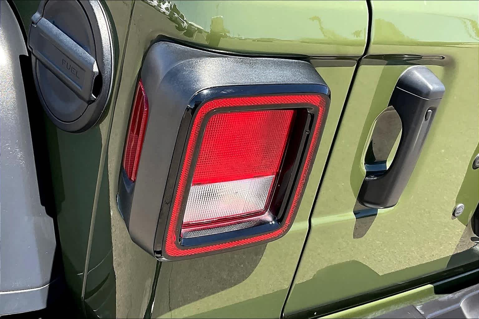 Used 2022 Sarge Green Clearcoat Jeep Rubicon image 26