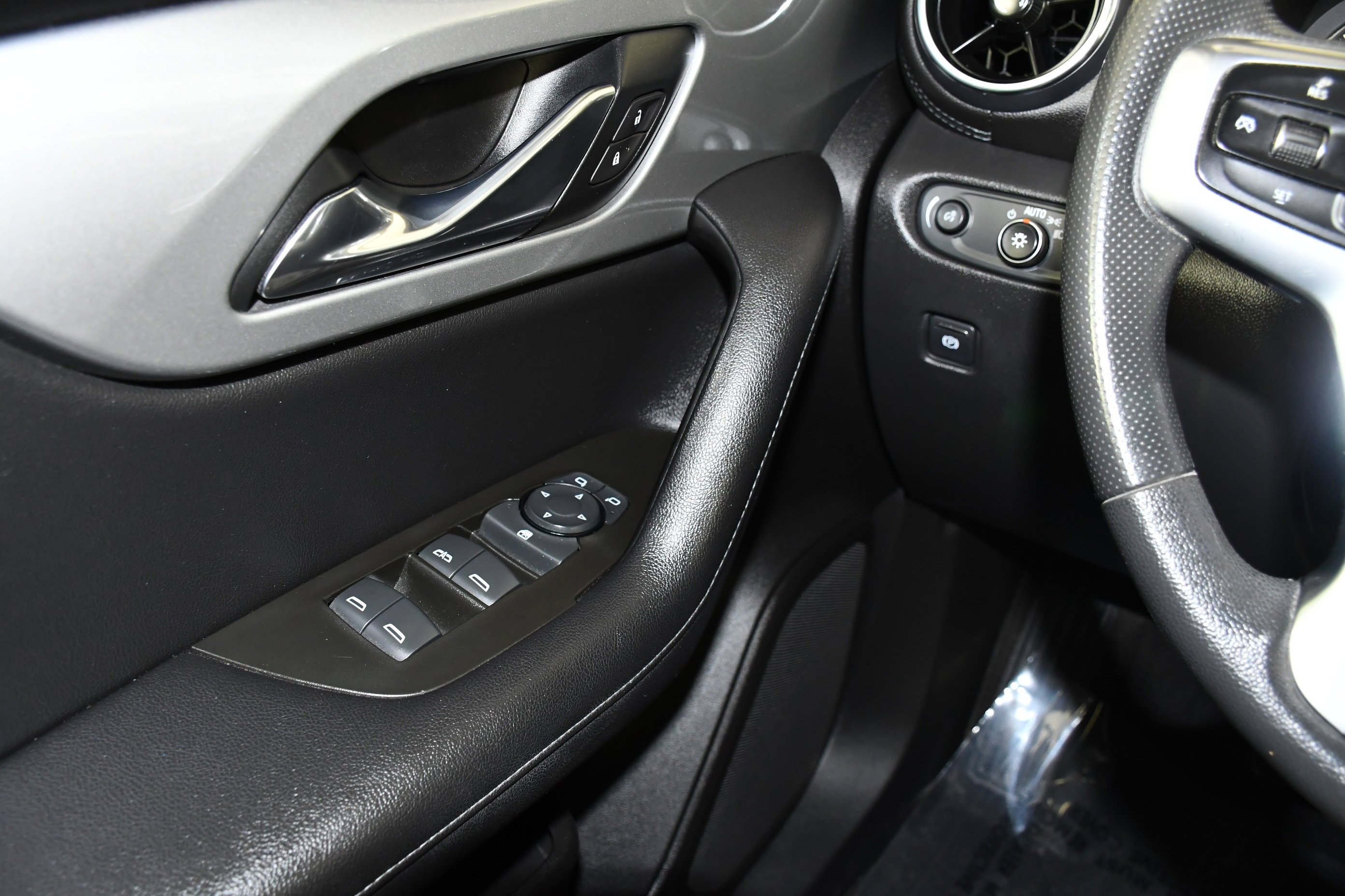 Used 2021 Black Chevrolet LT image 32