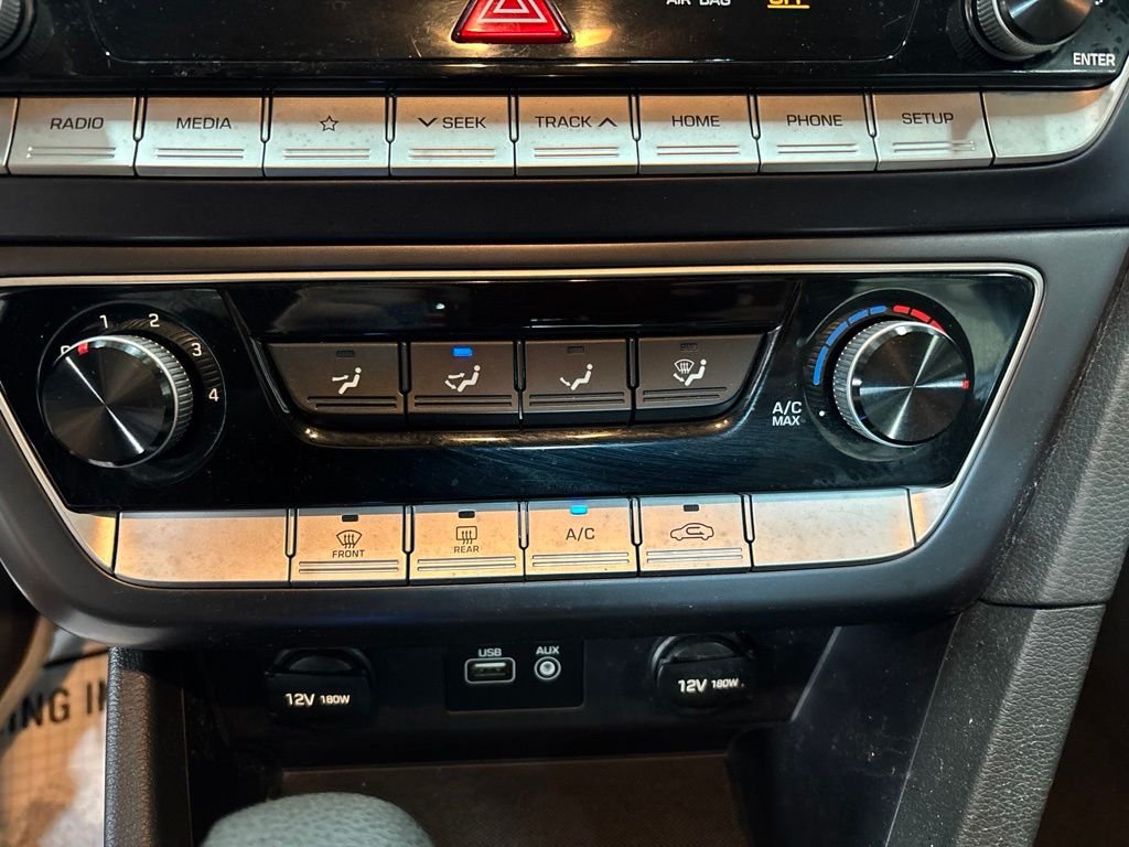 Used 2018 Gray Hyundai SE image 25