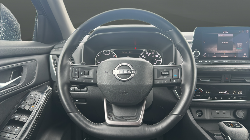 Used 2025 Super Black Nissan SV image 16