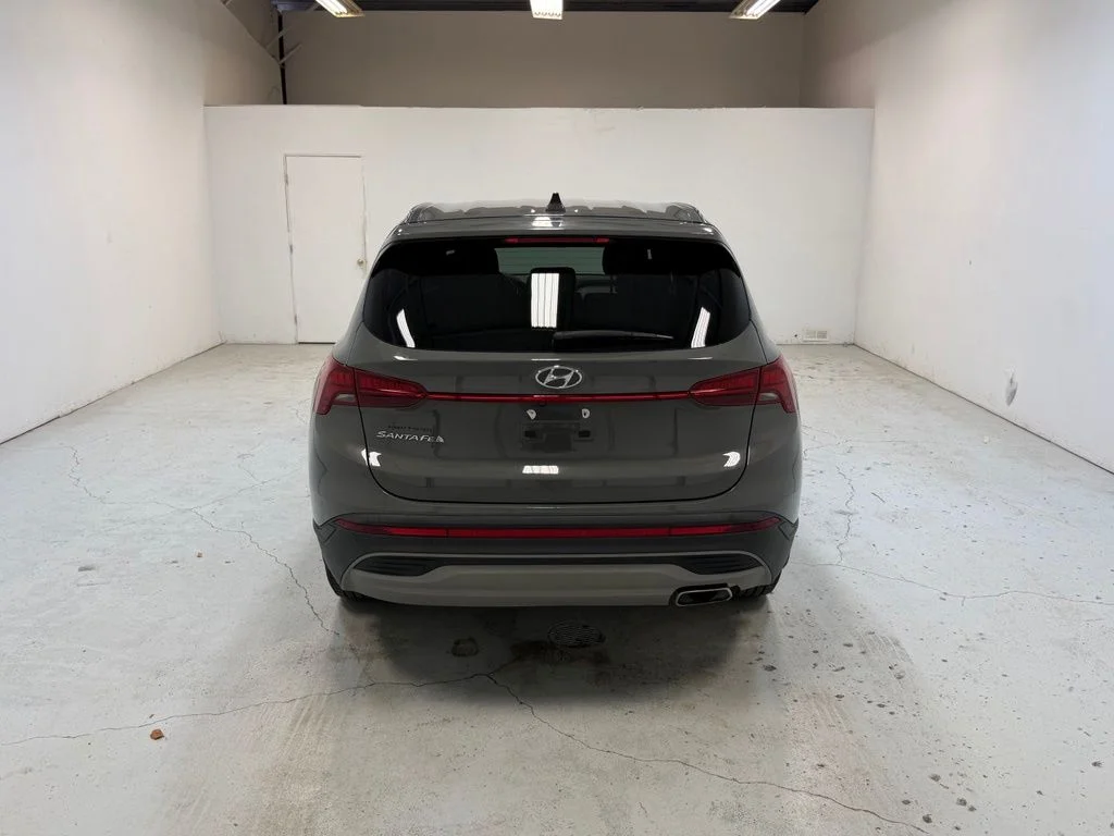 Certified Used 2022 Gray Hyundai SE image 4