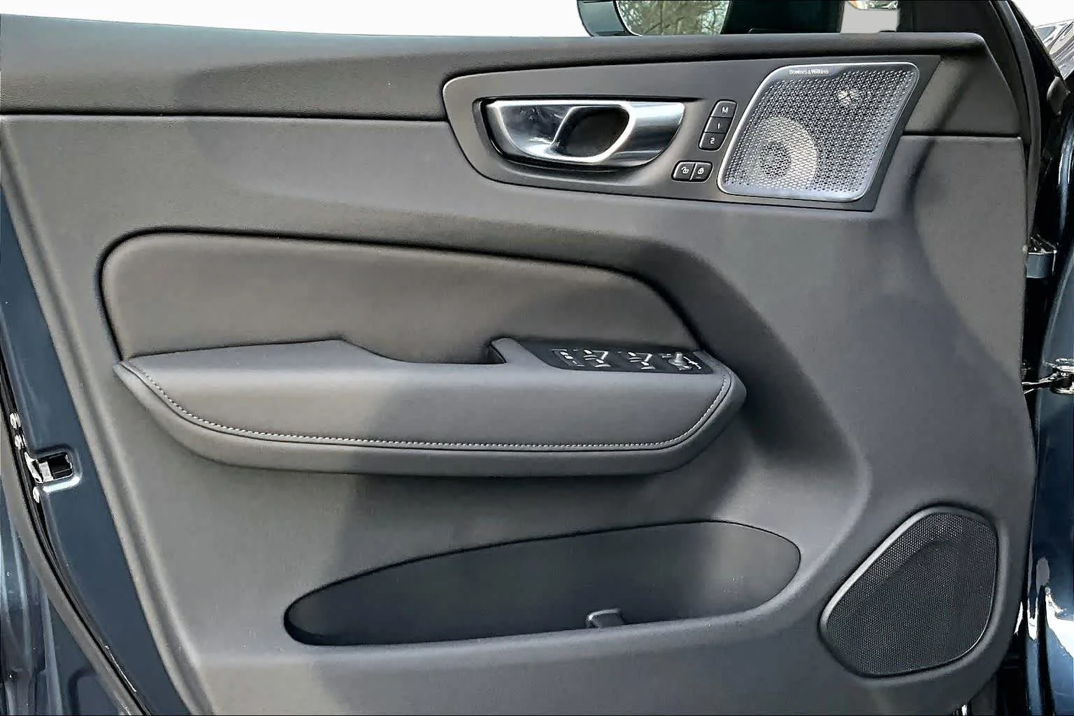 New 2026 Denim Blue Volvo Ultra image 11
