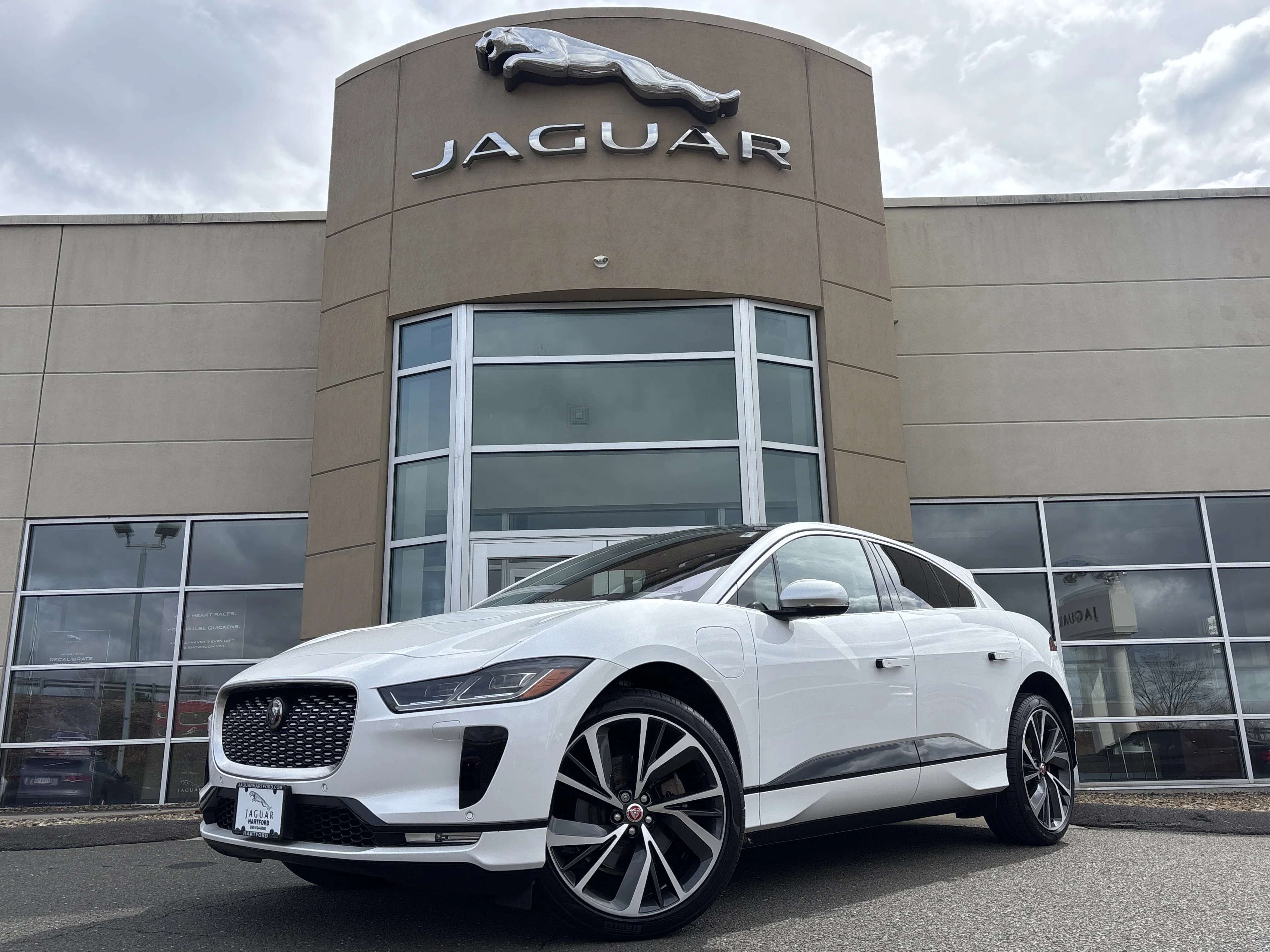 Used 2023 Fuji White Jaguar HSE image 1