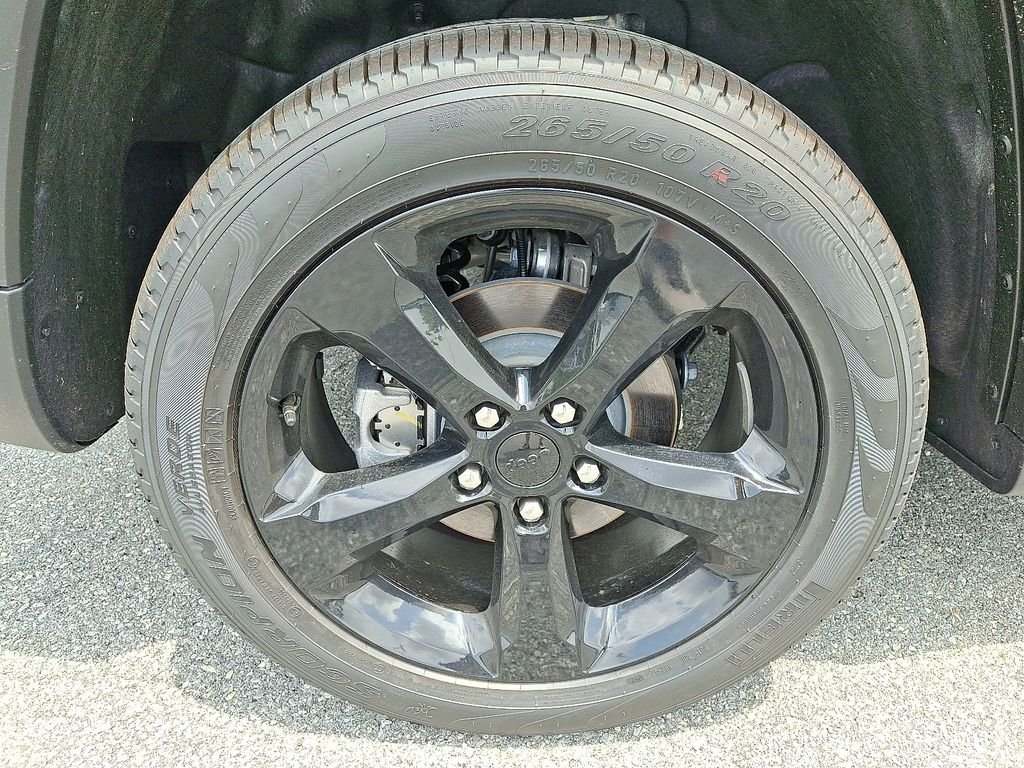 New 2026 Baltic Gray Metallic Clearcoat Jeep Limited image 5