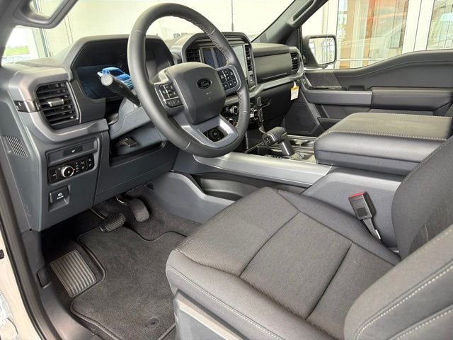 New 2026 Oxford White Ford XLT image 18