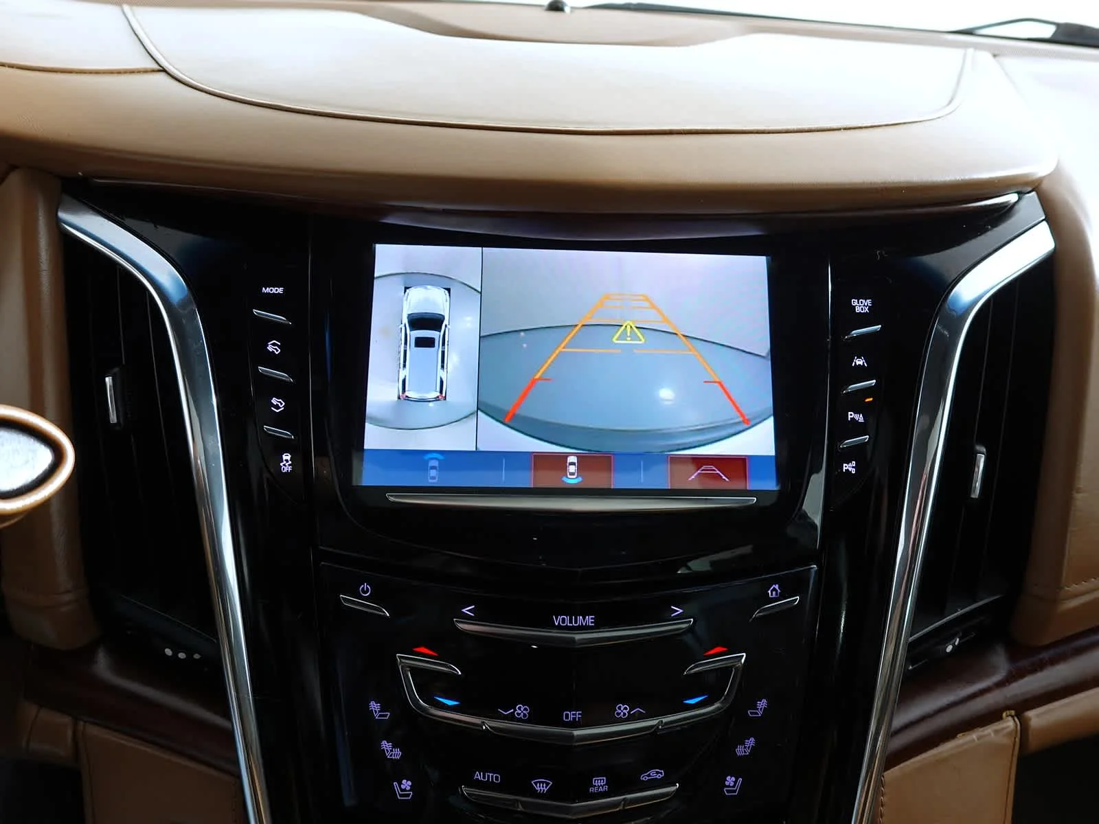 Used 2017 Crystal White Tricoat Cadillac Platinum image 24