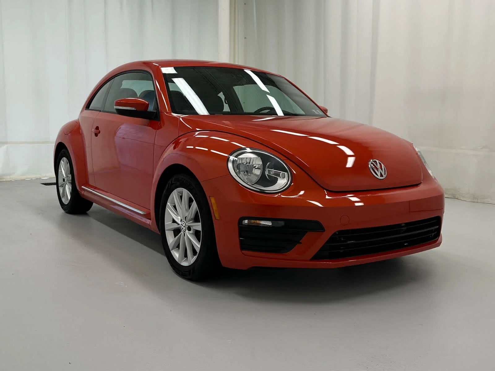 2018 Volkswagen Beetle 2.0T S Auto's photo