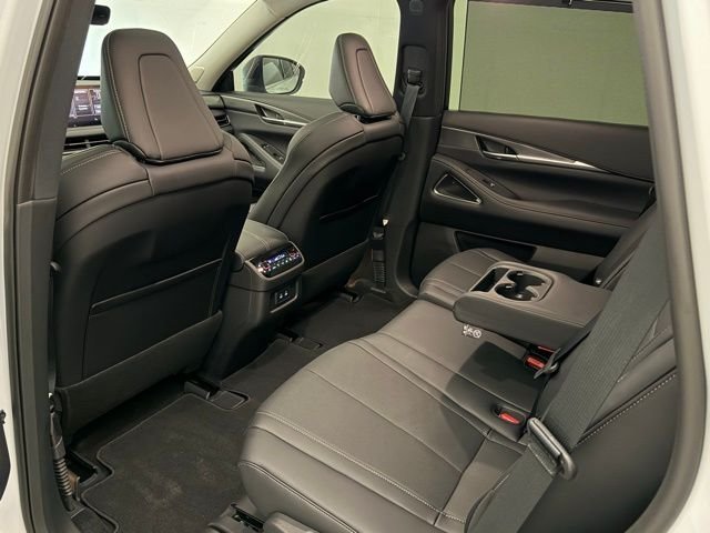 New 2026 RADIANT WHITE INFINITI Luxe FWD image 20