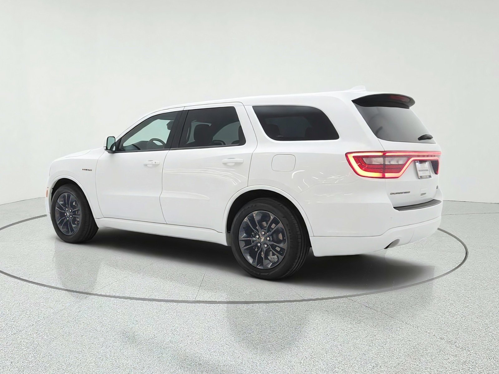 Used 2022 White Knuckle Clearcoat Dodge R/T HEMI ORANGE RWD image 7