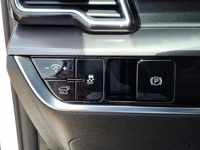Used 2023 Glacial White Pearl Kia SX-Prestige image 22
