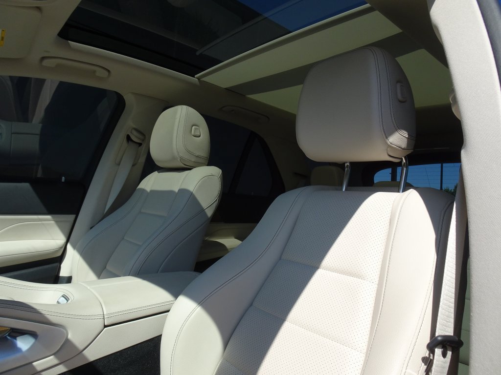 Used 2022 Lunar Blue Metallic Mercedes-Benz GLE 350 image 10