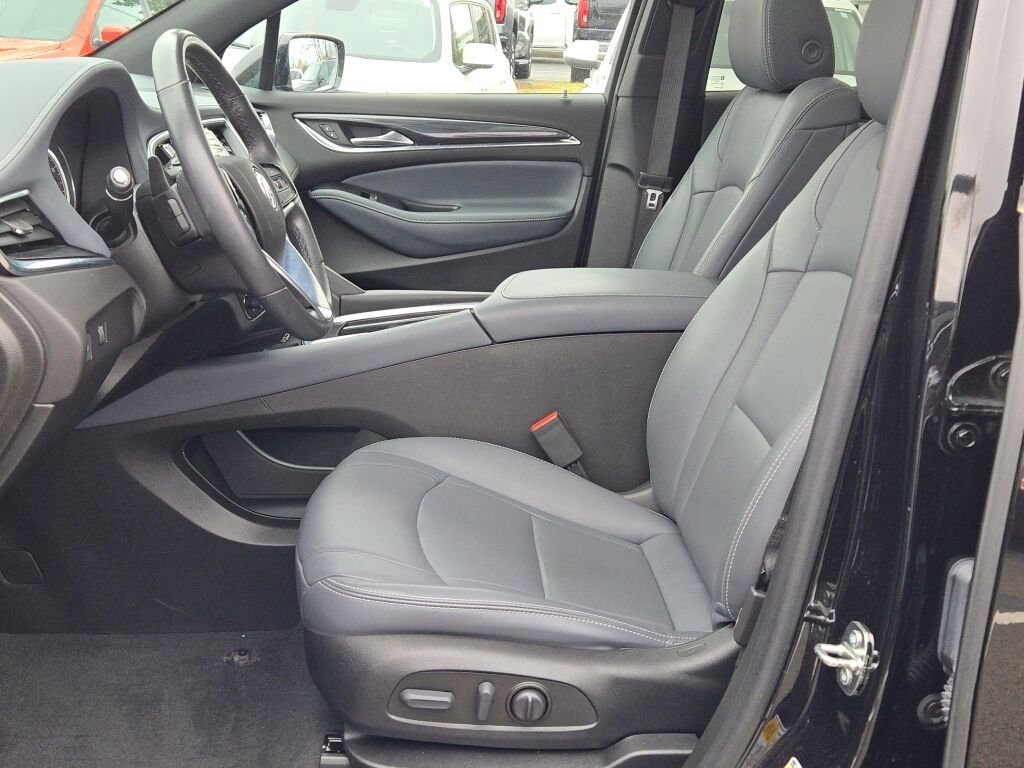 Used 2023 Black Buick Essence image 23