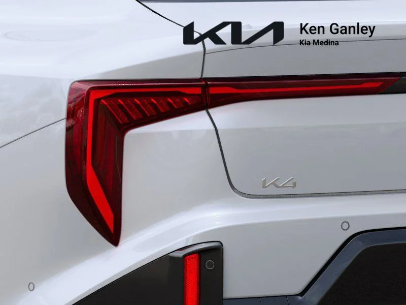 2025 Kia K4 GT-Line Turbo - Photo 11