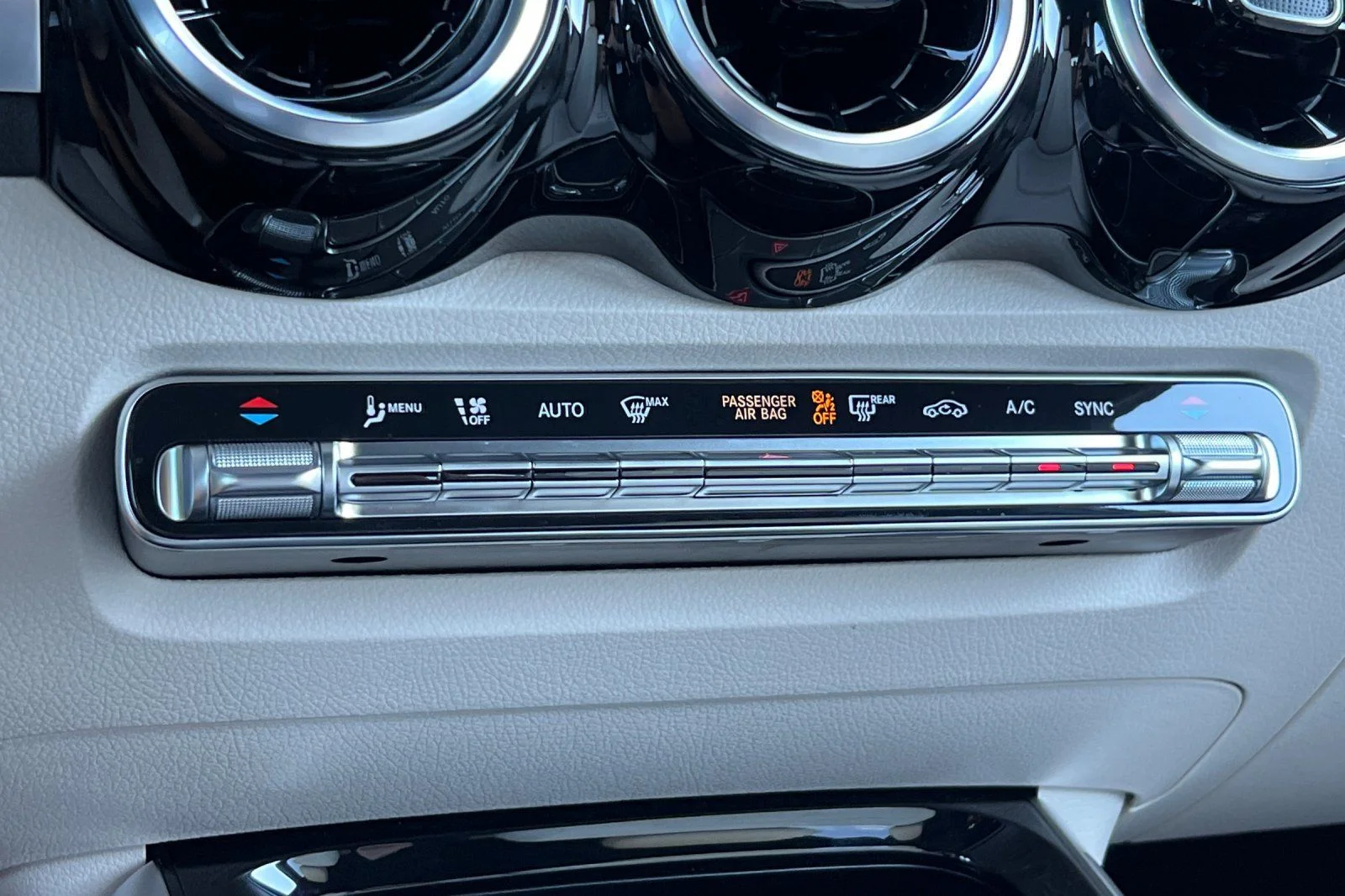 Certified Used 2026 Silver Mercedes-Benz GLB 250 image 23