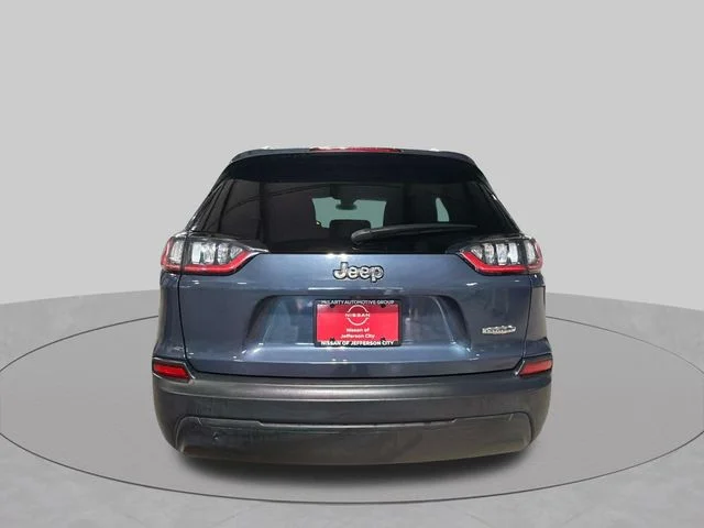 Used 2021 Blue Jeep Latitude image 4
