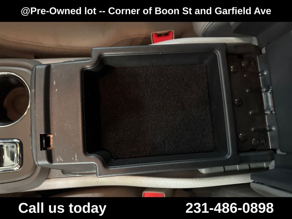 Used 2014 Blue GMC SLE-2 image 26
