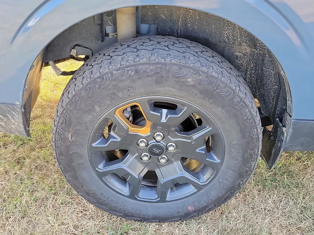 Used 2025 Azure Gray Metallic Ford Tremor image 5