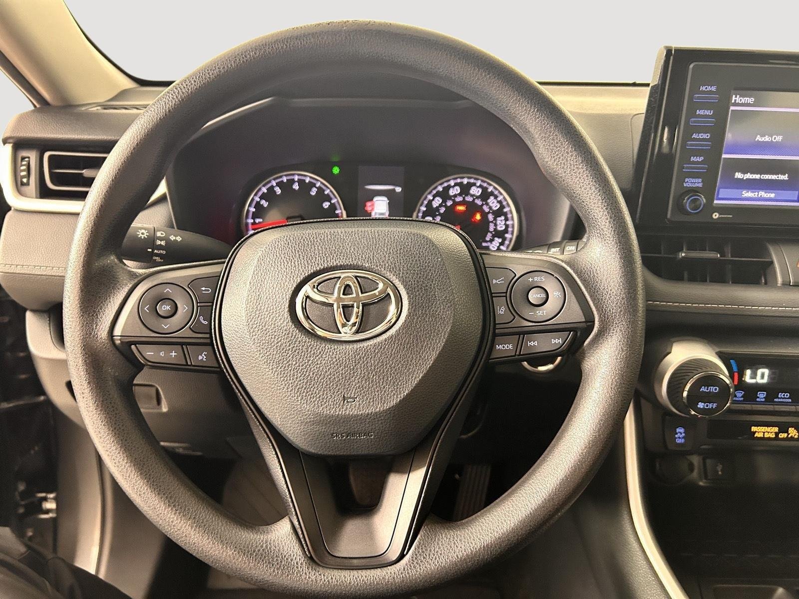 2022 Toyota RAV4 XLE - Photo 18